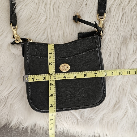 Coach pebbled leather chaise crossbody Bag New - Picture 3 of 10